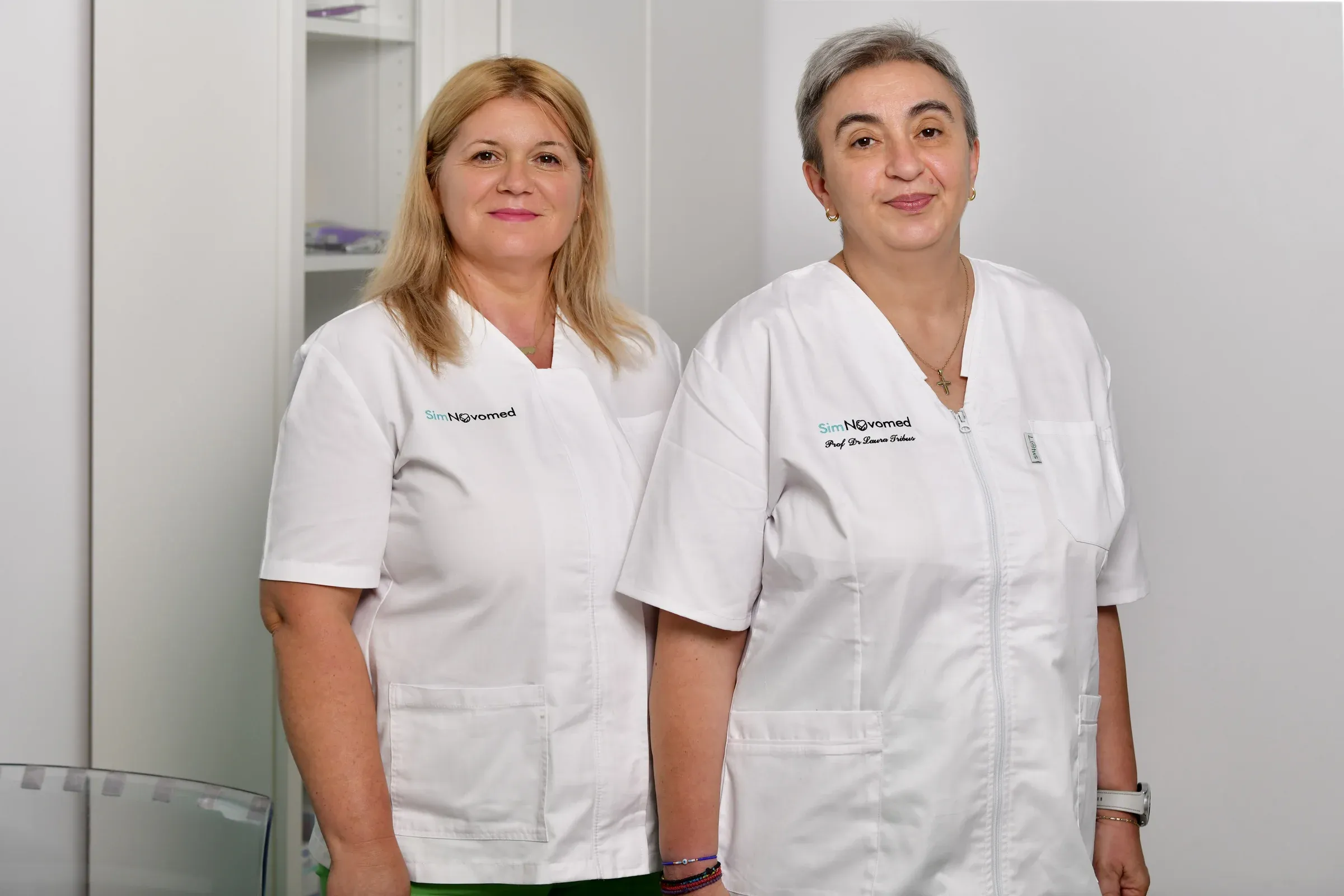 Galerie Simnovomed - echipa tribus alb site.Bk7koI_w